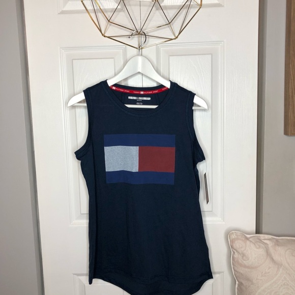🆕NWT Tommy Sport Navy w/Faded logo Sleeveless top - Picture 3 of 8